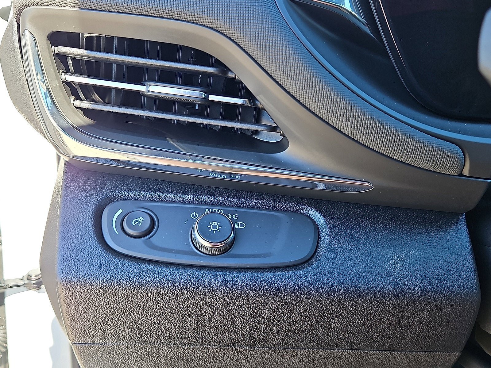 New 2026 Buick Envista Sport Touring w/ Convenience II Package FWD image 15