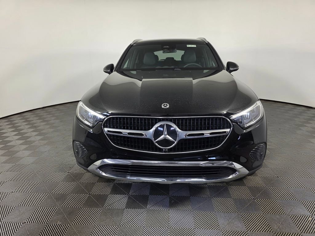 Certified 2025 Mercedes-Benz GLC 300 image 2