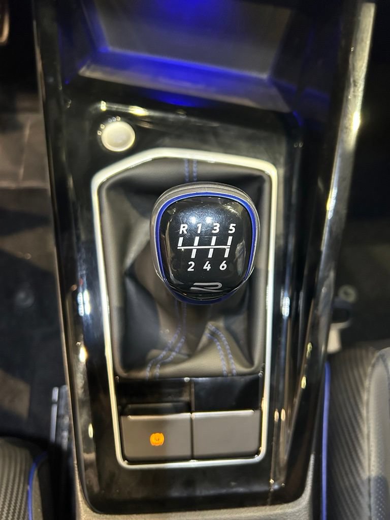 Used 2024 Volkswagen Golf R AWD/4WD image 22