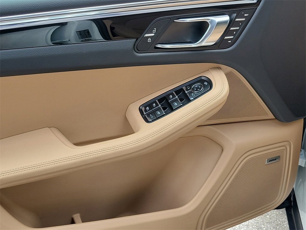 New 2026 Porsche Macan image 23