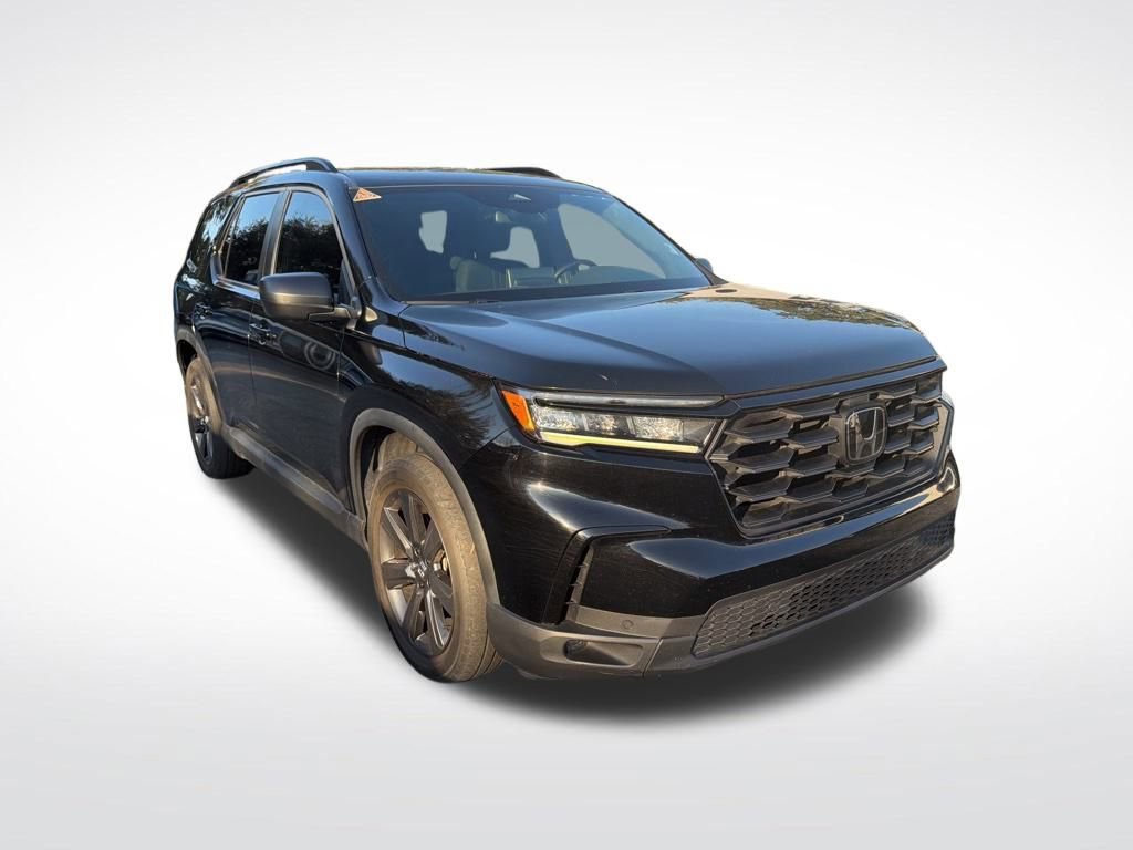 Used 2023 Honda Pilot Sport image 2