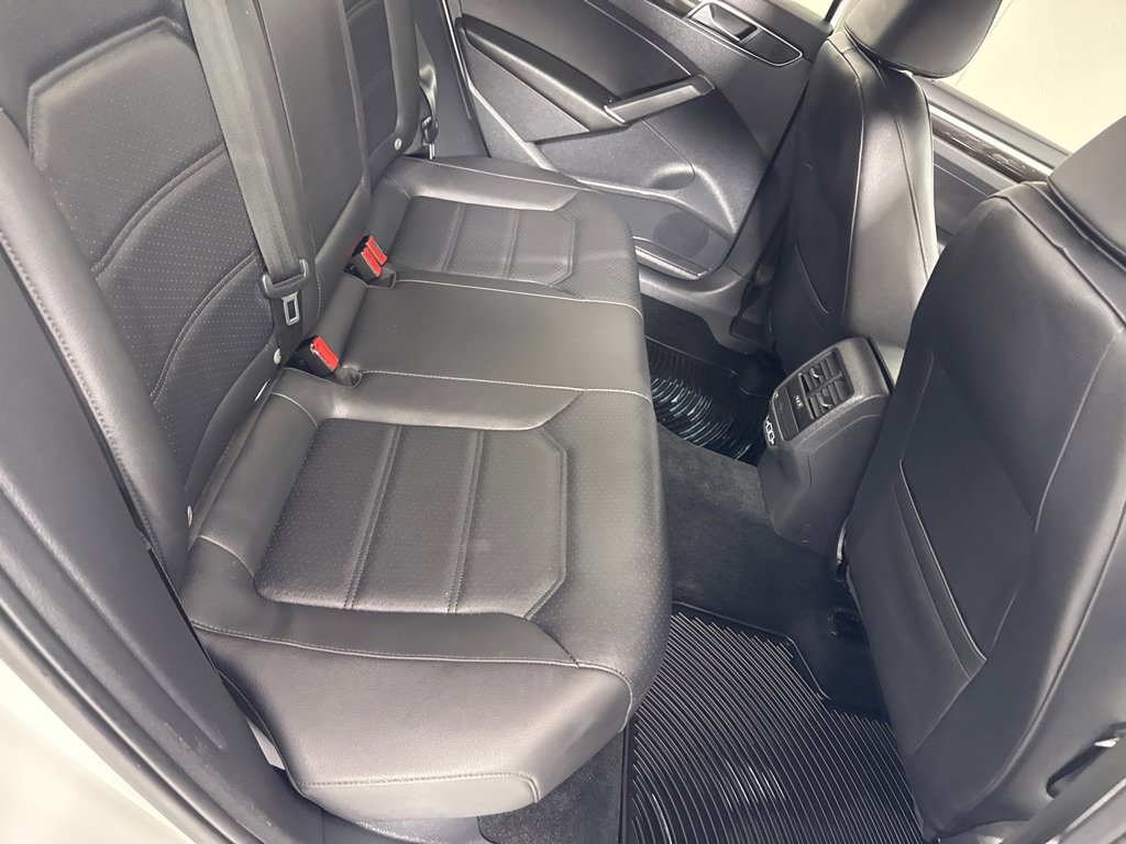 Used 2019 Volkswagen Passat 2.0T SE R-Line image 21