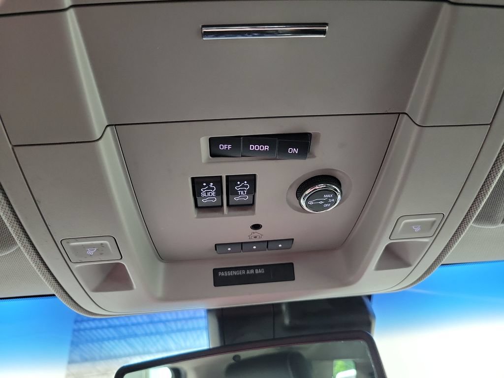 Used 2018 Chevrolet Tahoe Premier AWD/4WD image 48