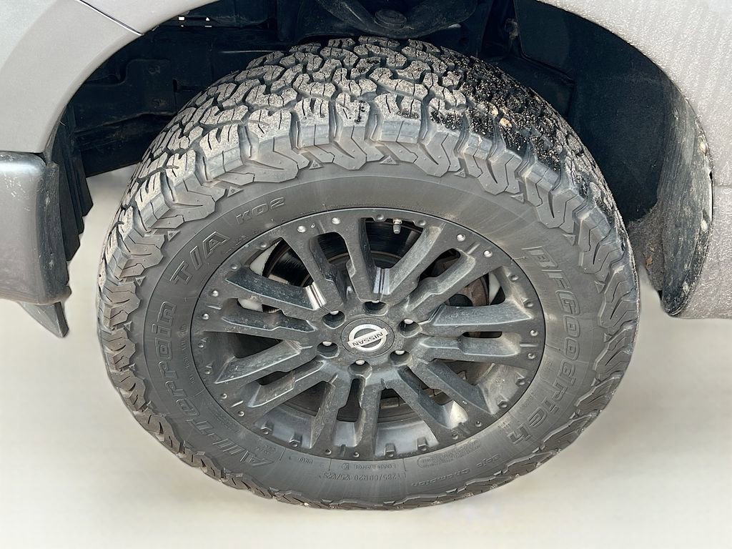 Used 2018 Nissan Titan SV image 32