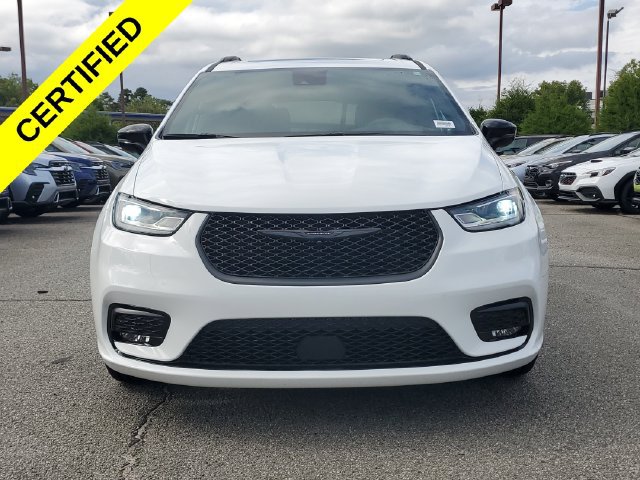 Certified 2025 Chrysler Pacifica Limited FWD image 2