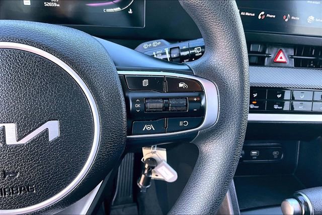 Used 2024 Kia Sportage LX image 11