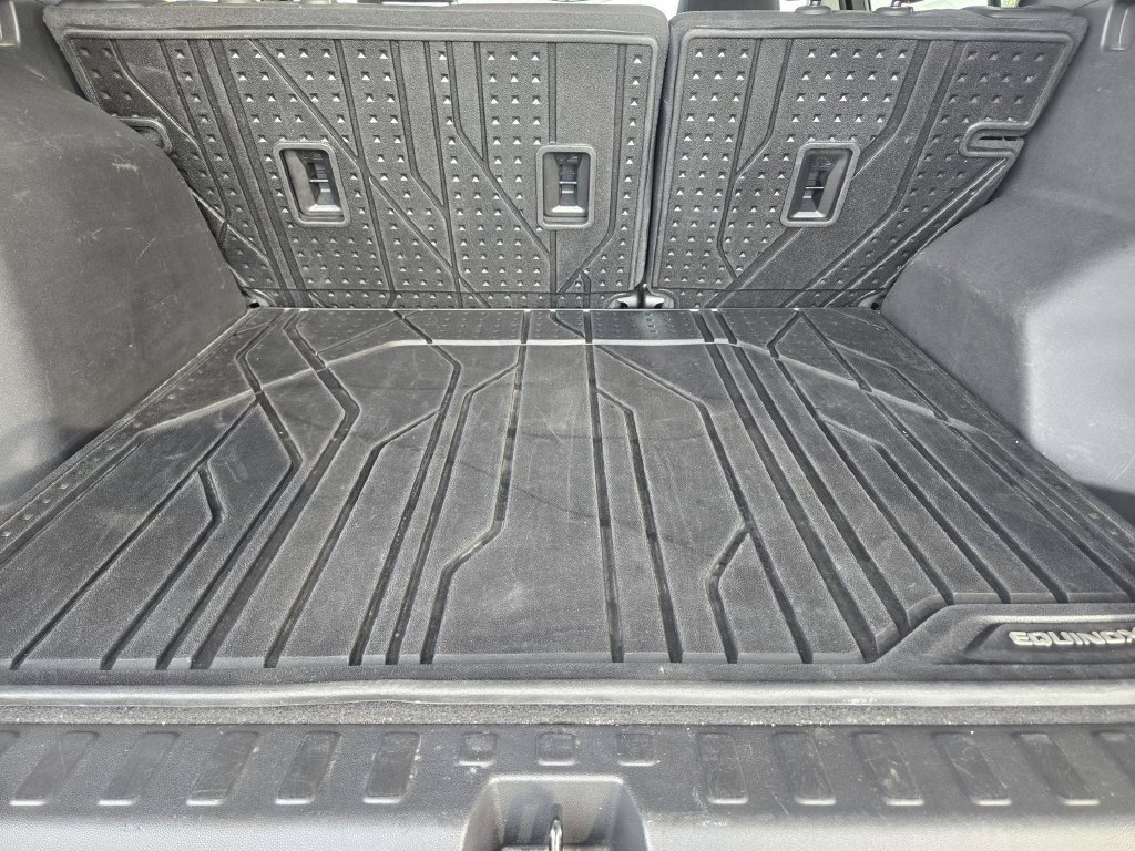 Used 2023 Chevrolet Equinox LT w/ LPO, Floor Liner Package AWD/4WD image 37