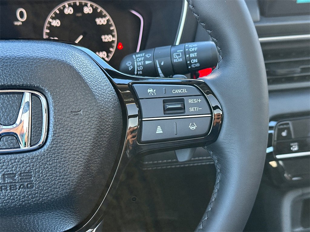 New 2025 Honda Pilot Touring image 23