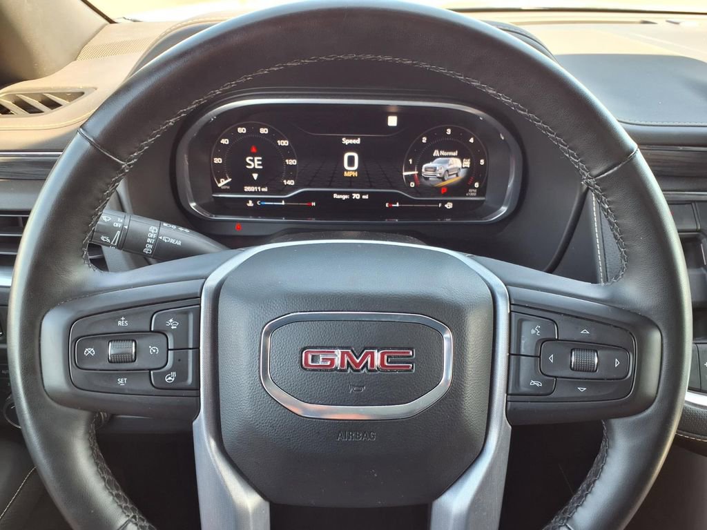 Used 2023 GMC Yukon XL SLT w/ SLT Premium Package image 12
