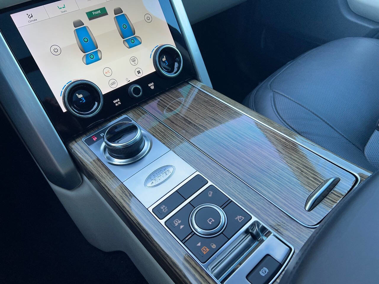 Used 2019 Land Rover Range Rover Supercharged image 14