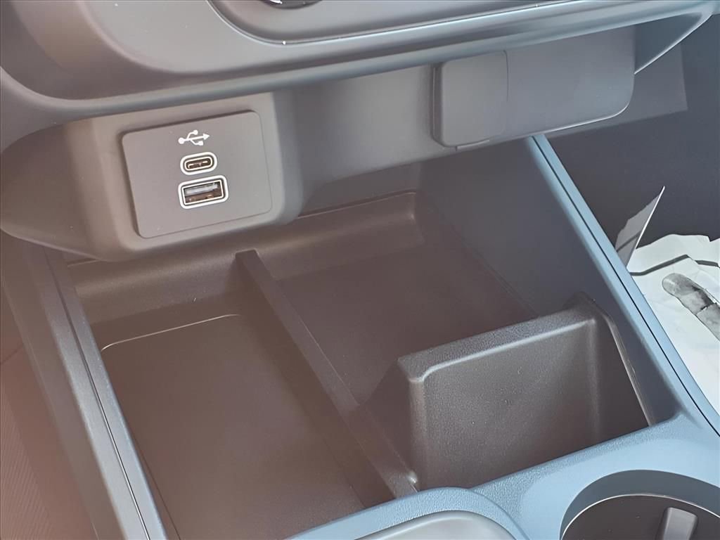 New 2025 Ford Maverick XL image 9