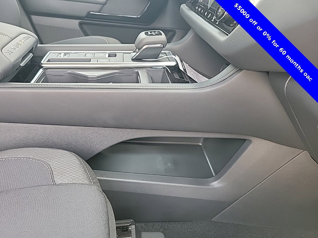 New 2025 Nissan Pathfinder SV w/ Black Appearance Package image 46