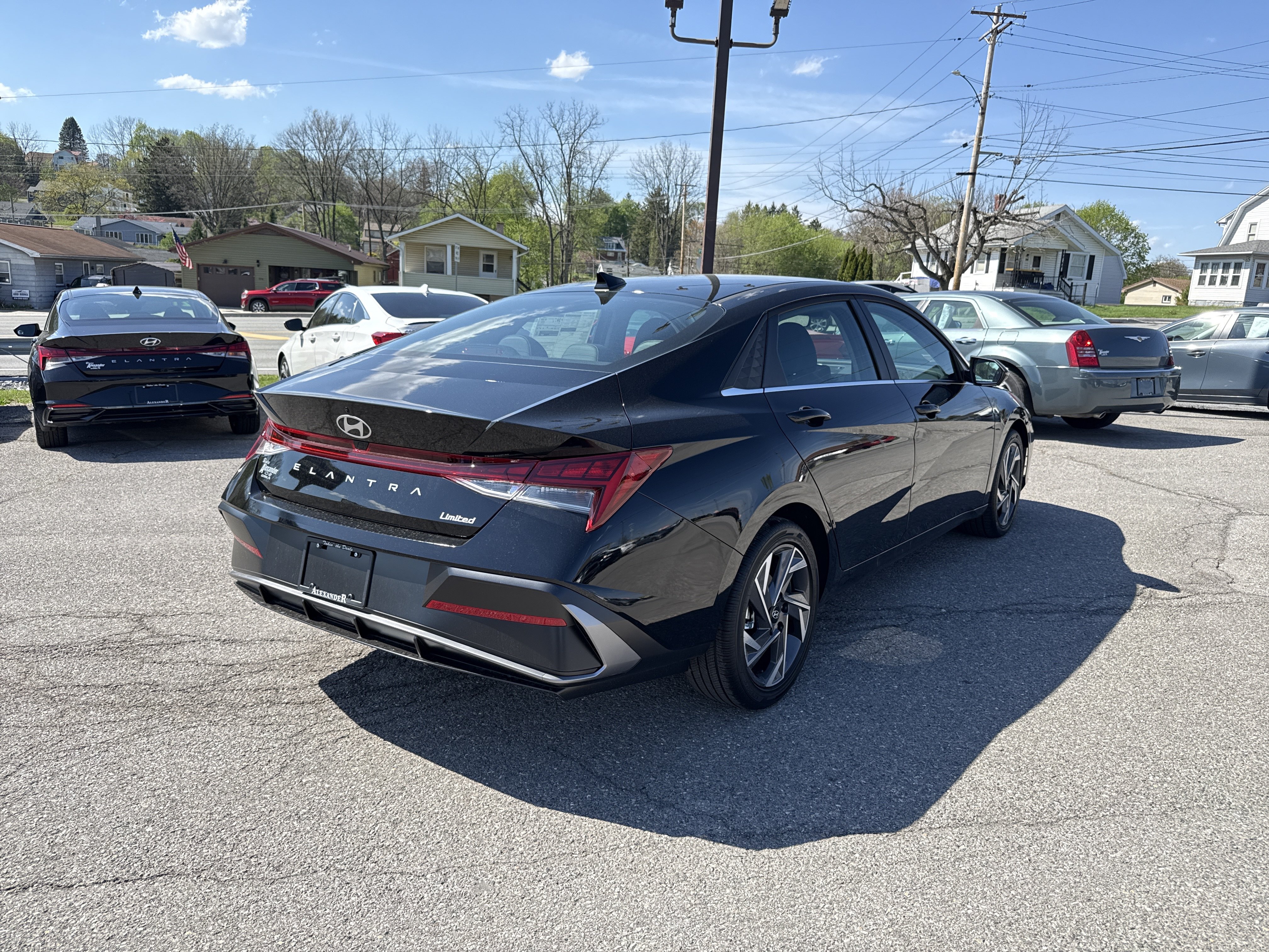 New 2026 Hyundai Elantra Limited FWD video 3
