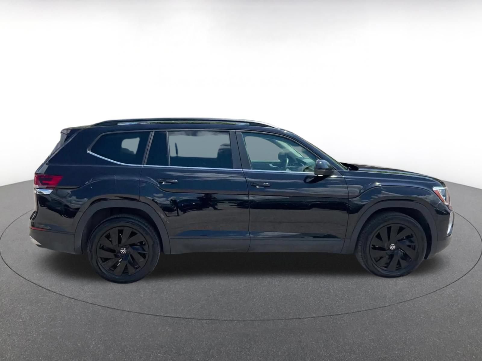 Used 2026 Volkswagen Atlas SE FWD image 16