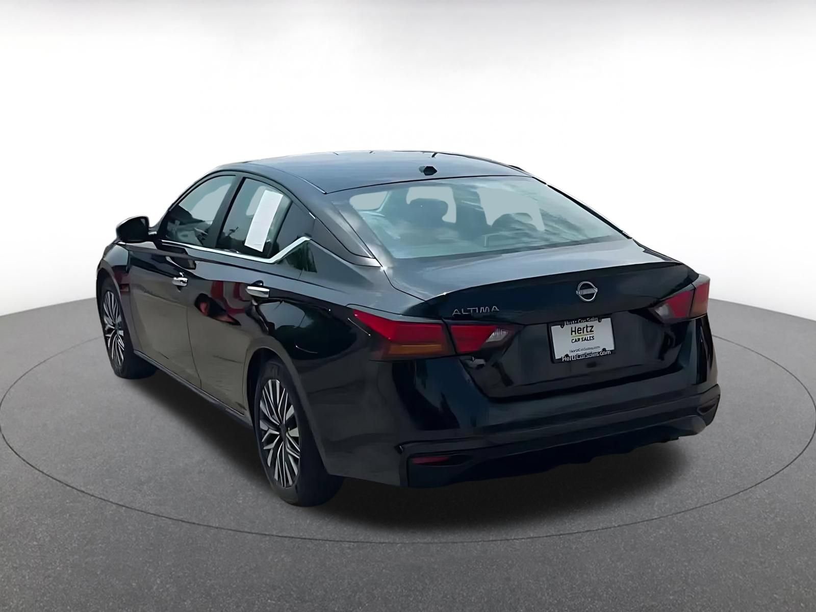 Used 2025 Nissan Altima 2.5 SV FWD image 9