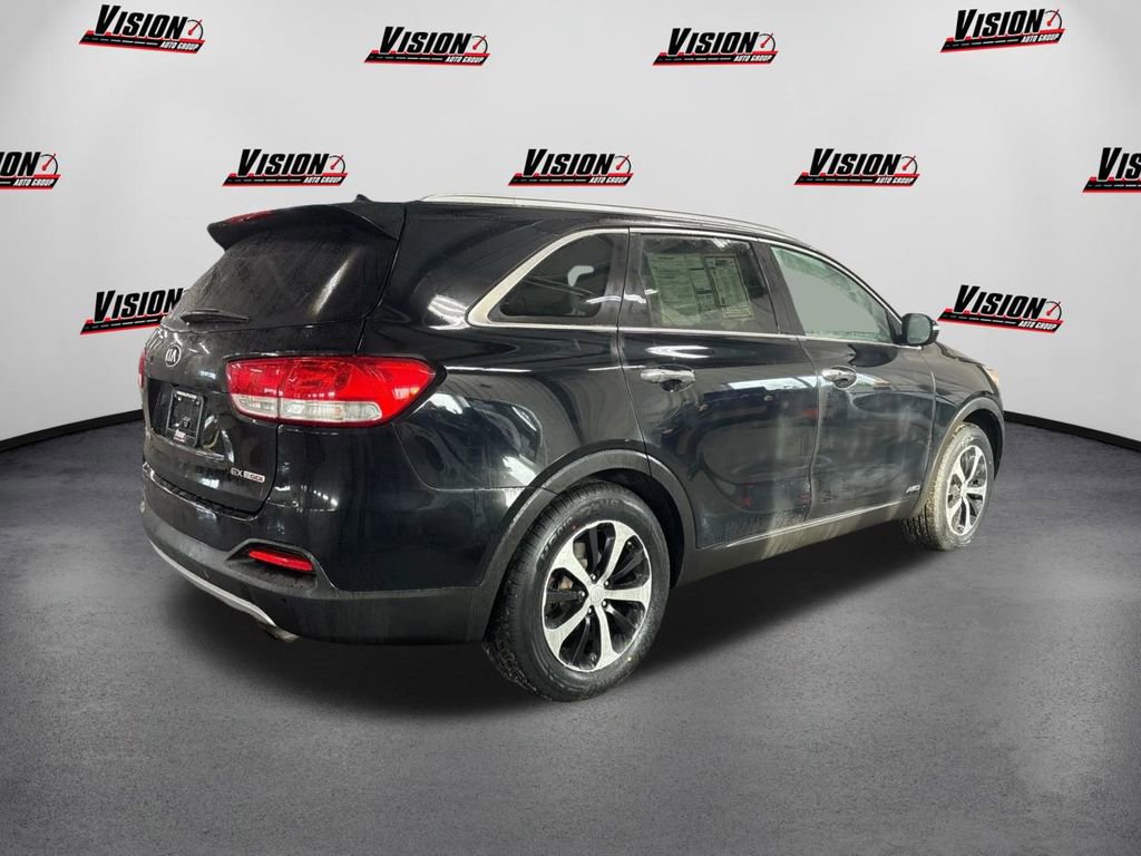 Used 2017 Kia Sorento EX image 5
