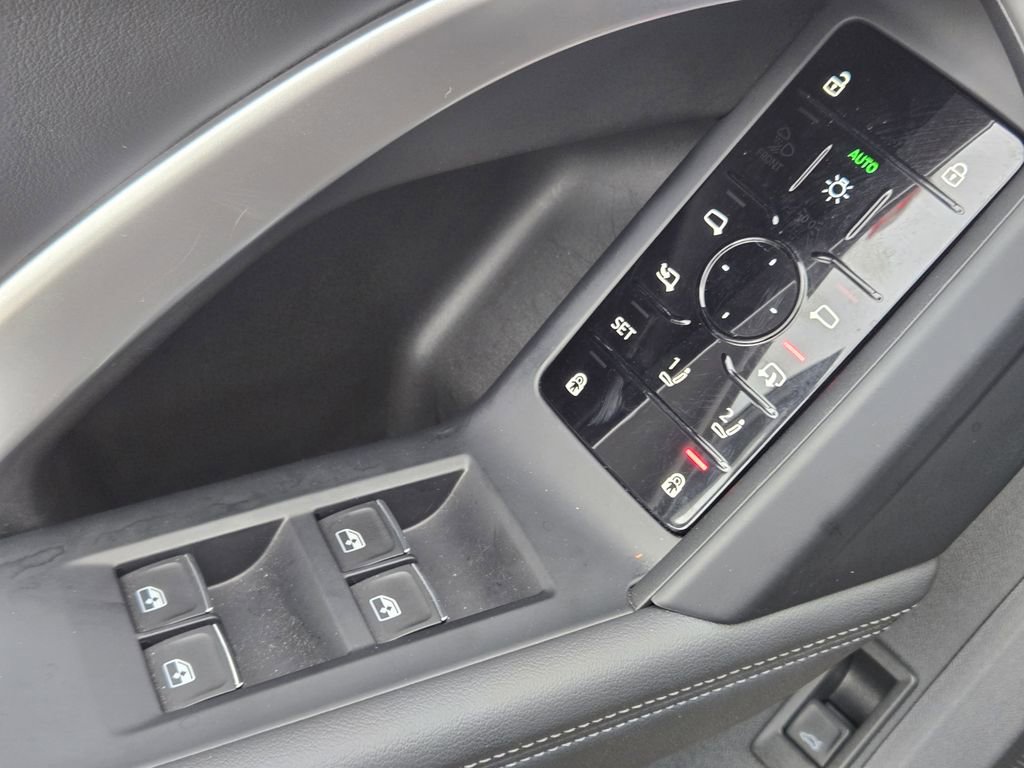 Certified 2025 Audi Q5 2.0T Premium image 30