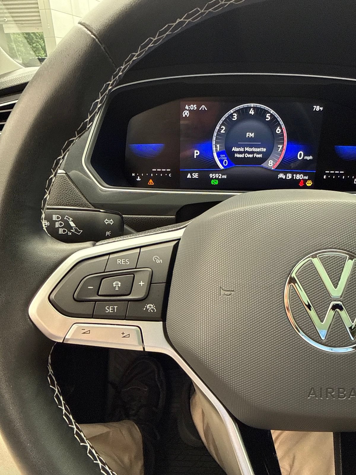 Used 2023 Volkswagen Tiguan SE w/ Panoramic Sunroof Package AWD/4WD image 10