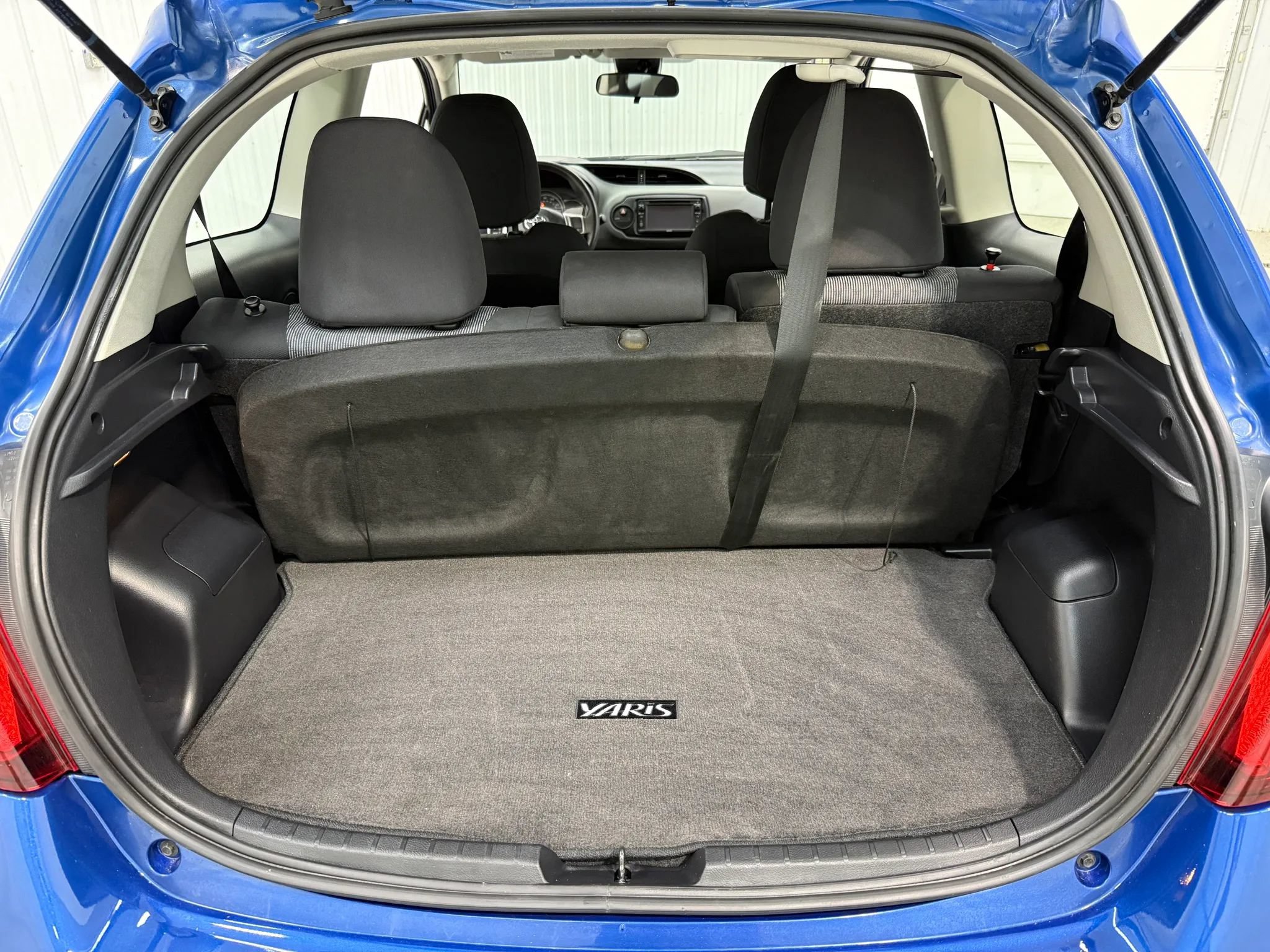 Used 2017 Toyota Yaris L FWD image 17