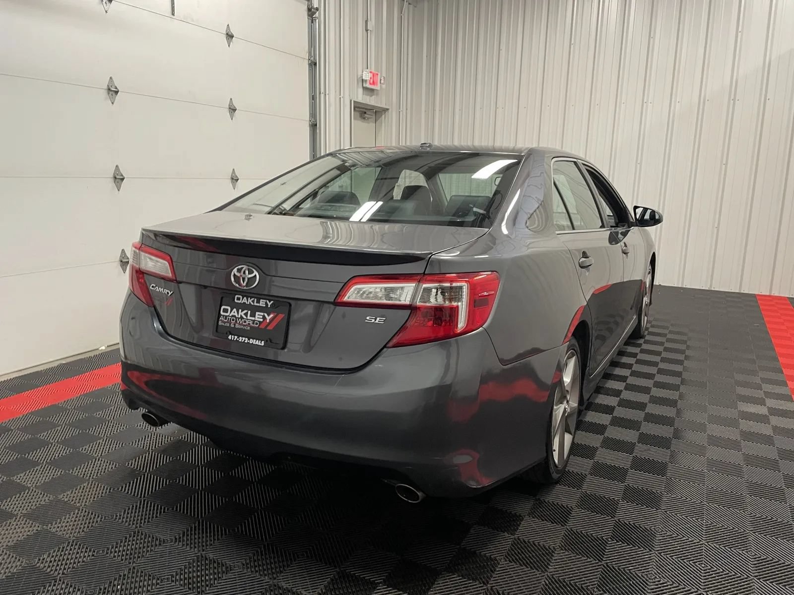 Used 2013 Toyota Camry SE w/ Leather Pkg FWD image 17