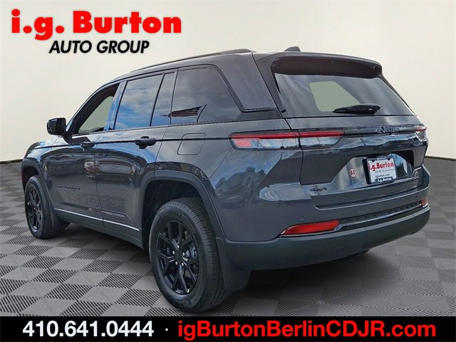 New 2025 Jeep Grand Cherokee Altitude image 3