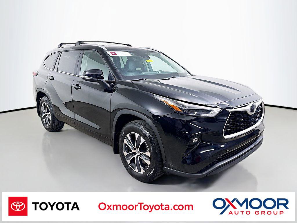 Certified 2024 Toyota Highlander XLE image 1