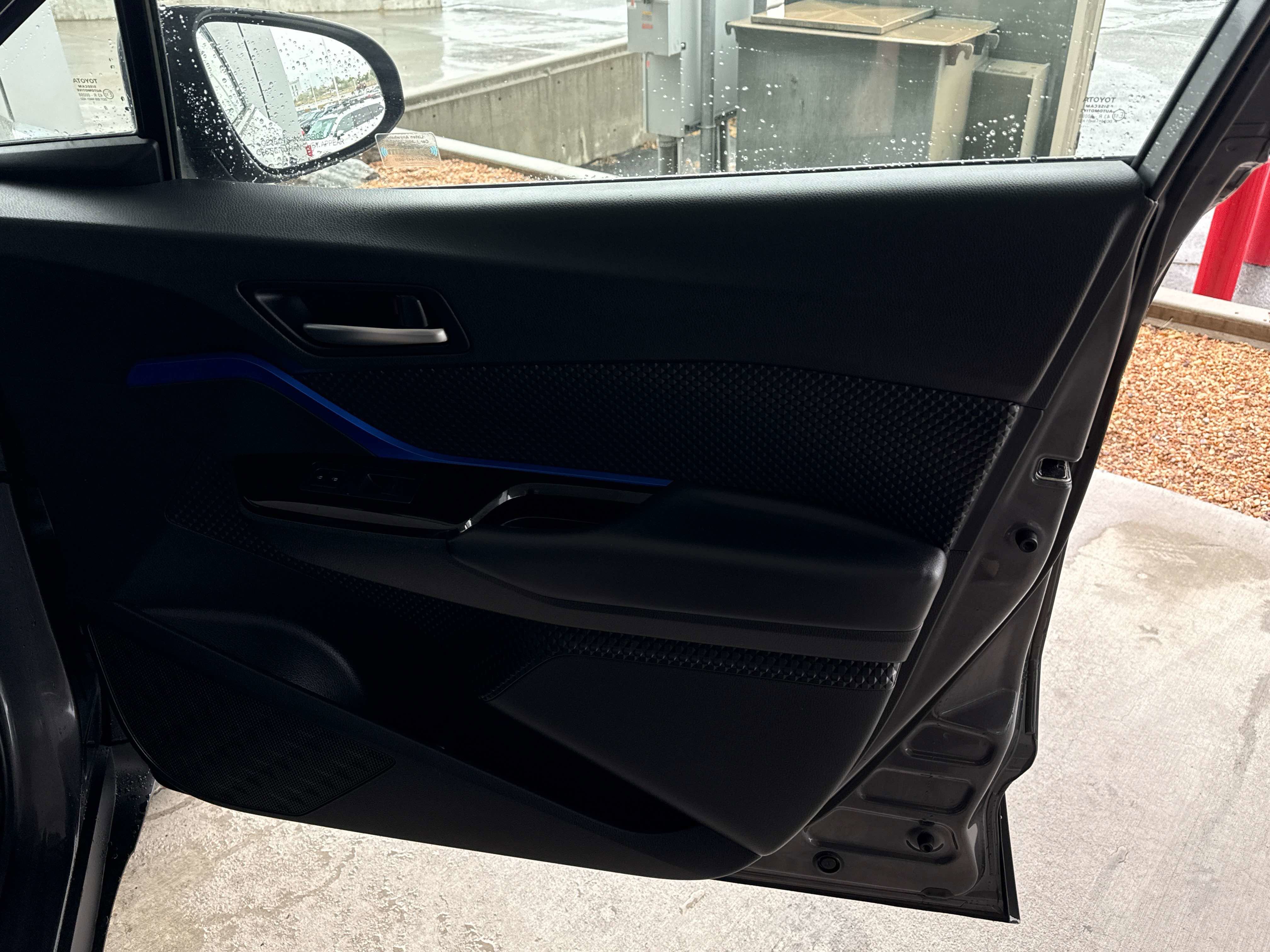 Used 2022 Toyota C-HR XLE FWD image 19