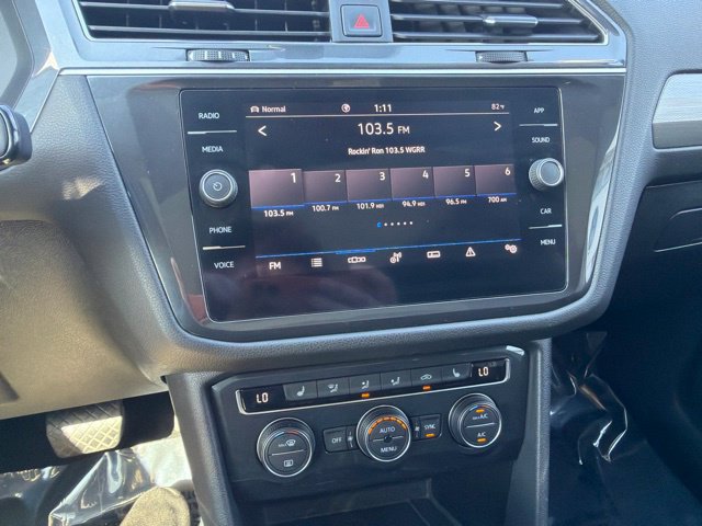 Certified 2021 Volkswagen Tiguan SE w/ Panoramic Sunroof Package AWD/4WD image 31