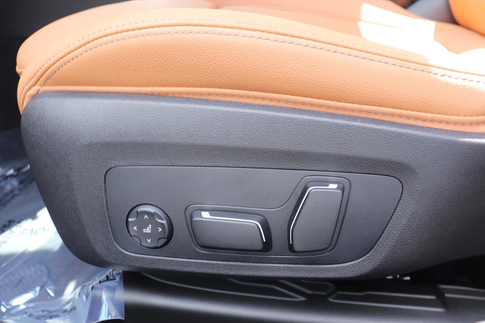 New 2025 BMW 330i Sedan w/ Convenience Package image 25