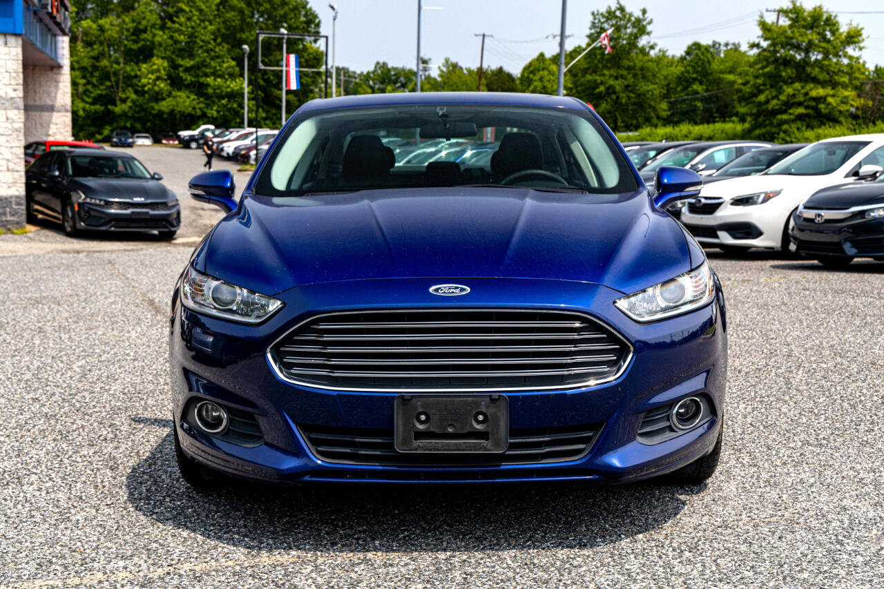 Used 2015 Ford Fusion SE w/ Equipment Group 201A image 2