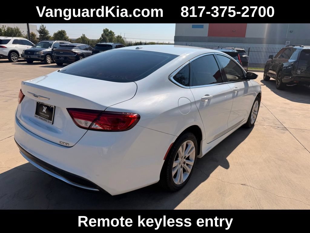 Used 2015 Chrysler 200 Limited w/ Convenience Group FWD image 4