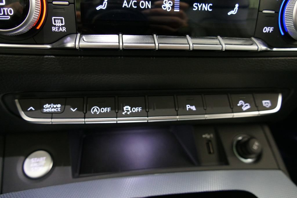 Certified 2025 Audi Q5 2.0T Premium Plus image 13