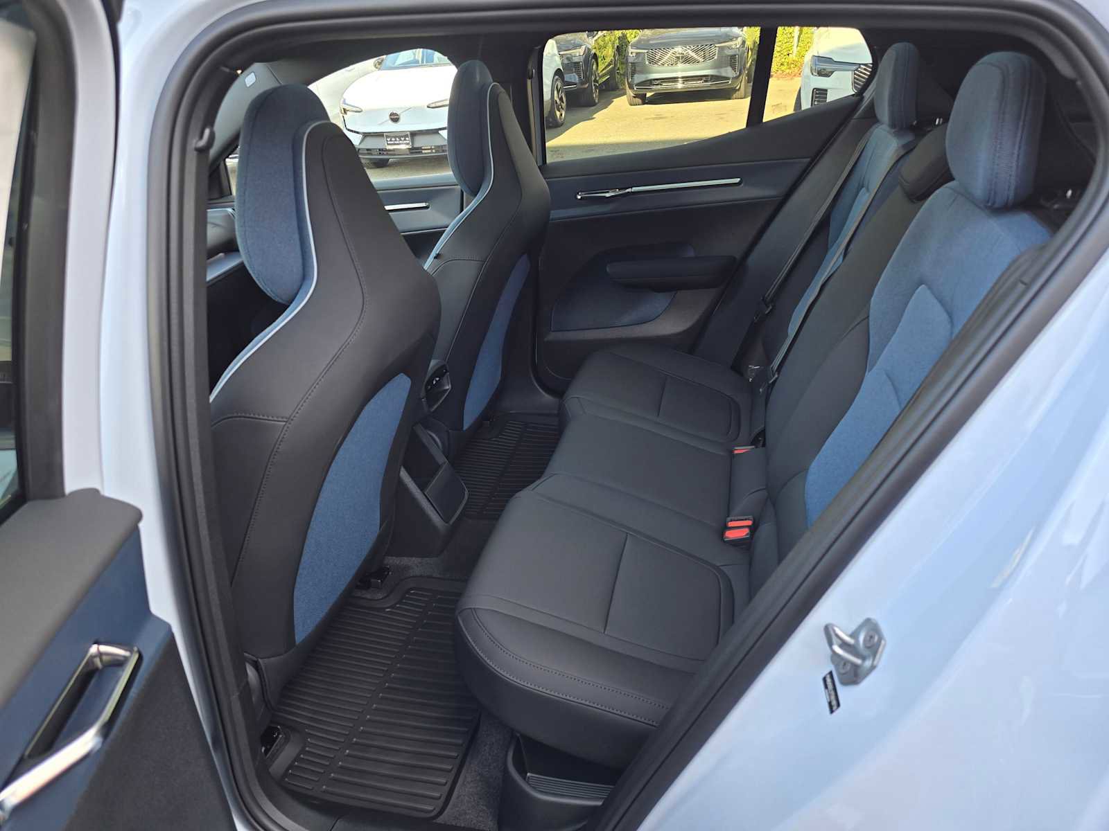 New 2026 Volvo EX30 Plus w/ Protection Package Premier AWD/4WD image 16