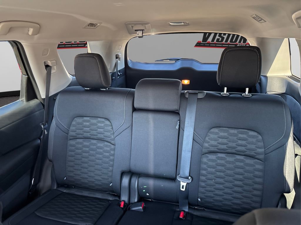 New 2025 Nissan Pathfinder SV w/ Black Appearance Package image 19