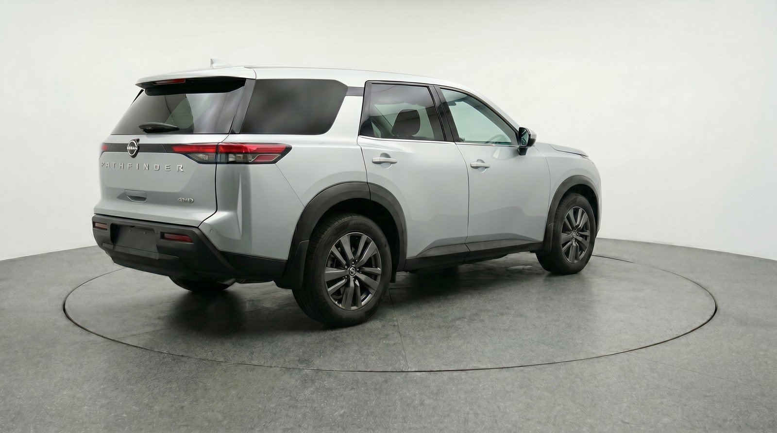 Used 2025 Nissan Pathfinder SV FWD image 9