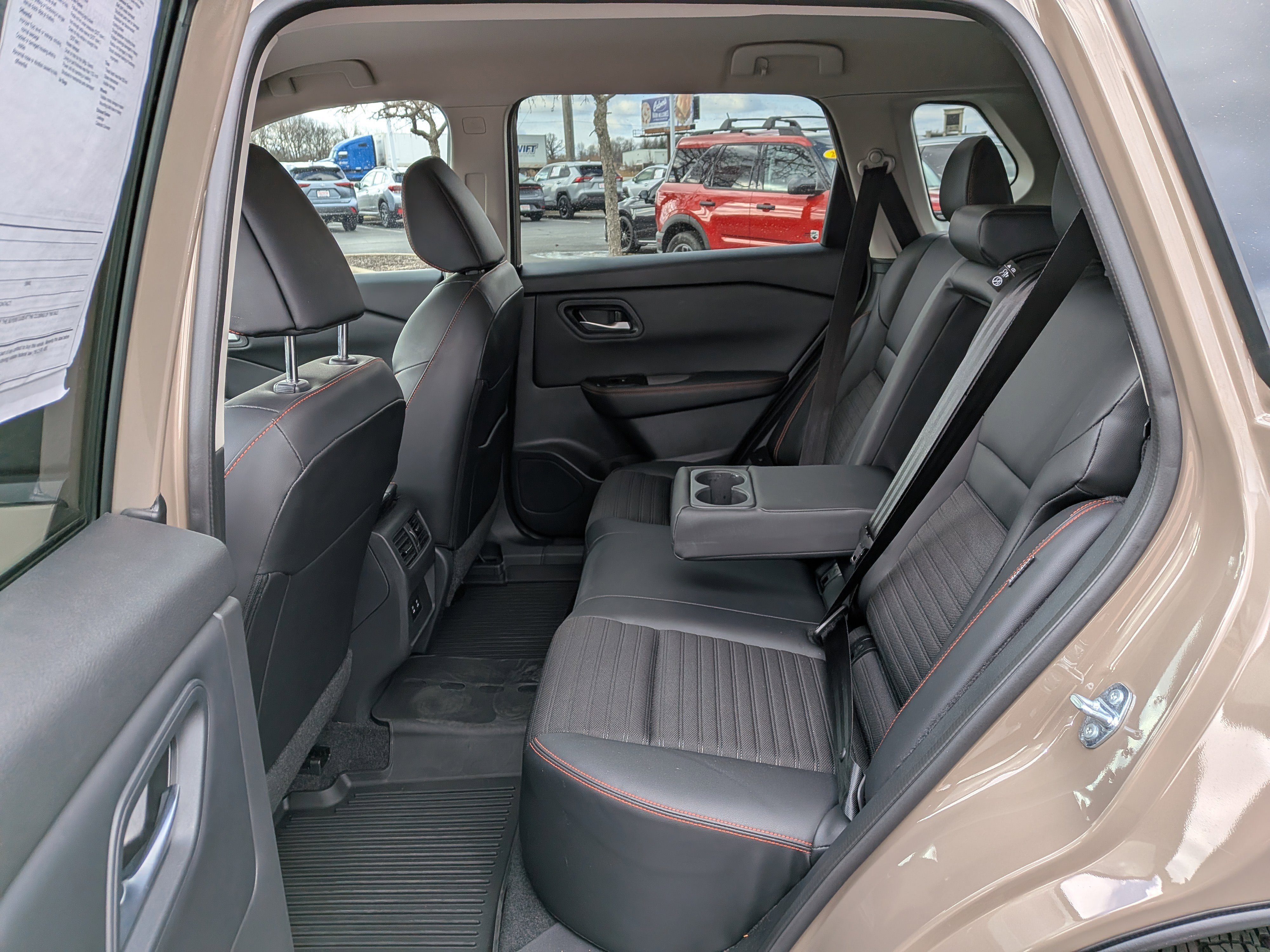 Used 2025 Nissan Rogue SV AWD/4WD image 19