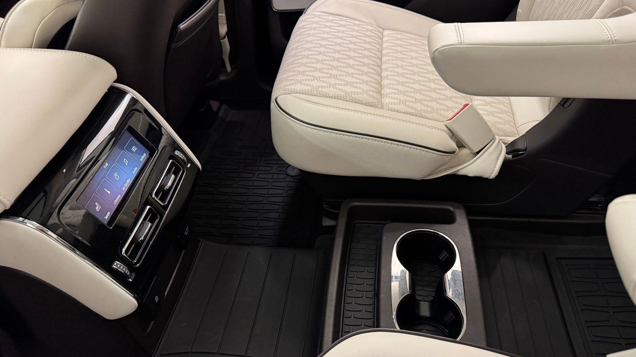 Used 2023 Lincoln Aviator Black Label w/ Dynamic Handling Package image 19