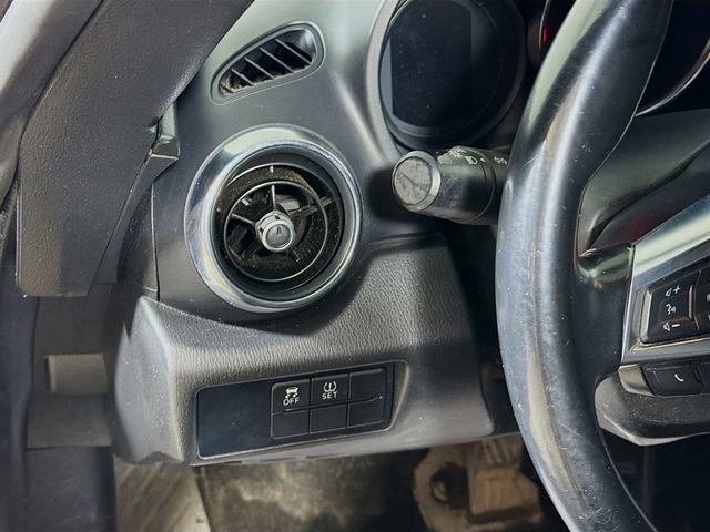 Used 2017 FIAT 124 Spider Classica image 11