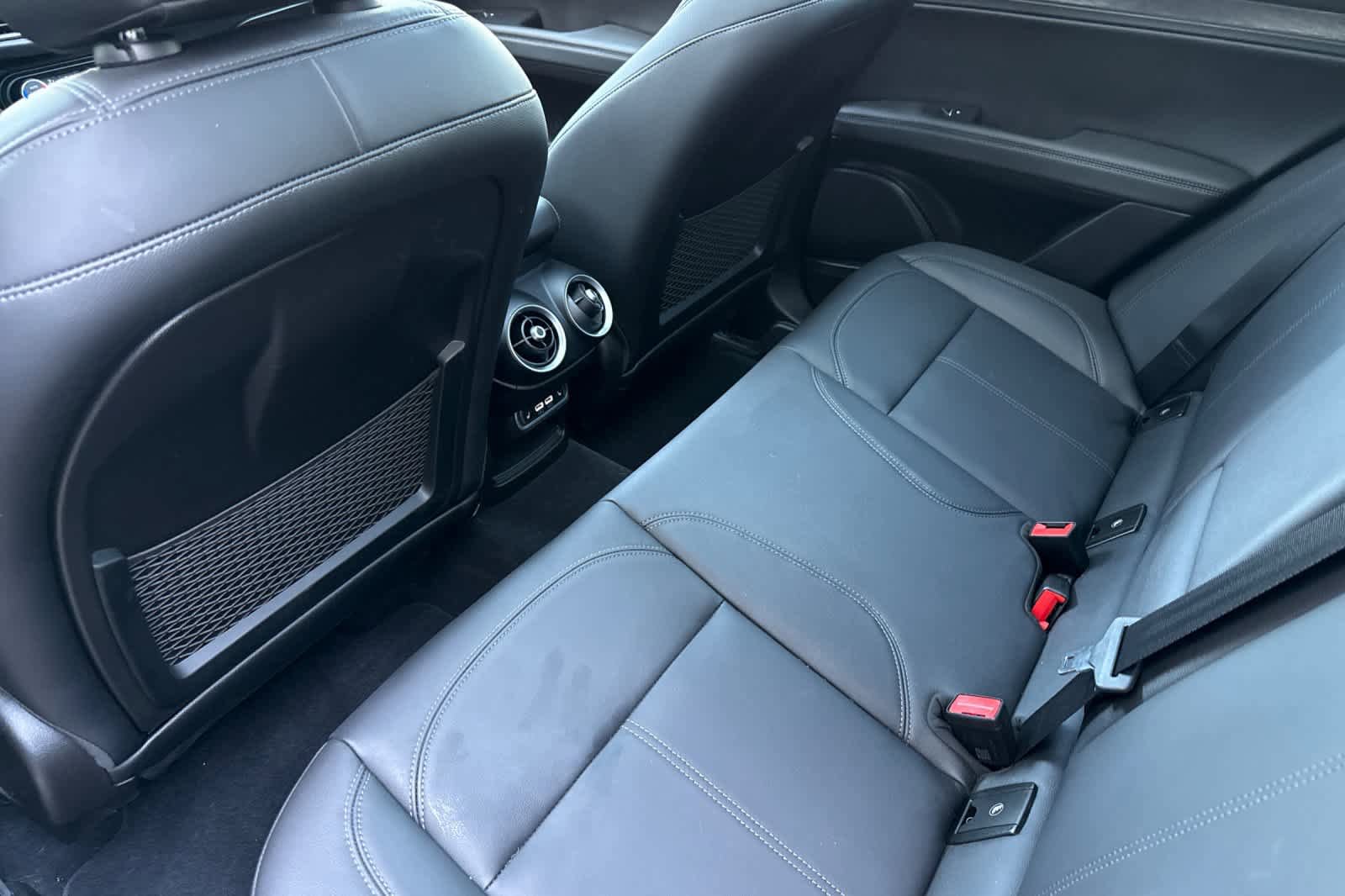 Used 2024 Alfa Romeo Stelvio Sprint RWD image 12