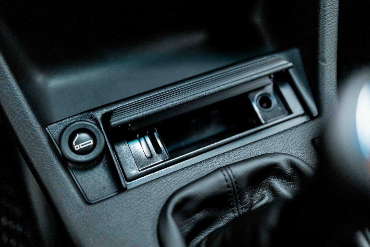 Used 1990 BMW M3 Coupe RWD image 81