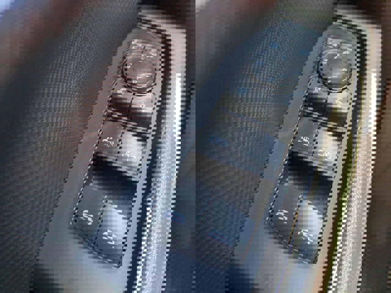 Used 2023 Chevrolet Silverado 1500 ZR2 image 24