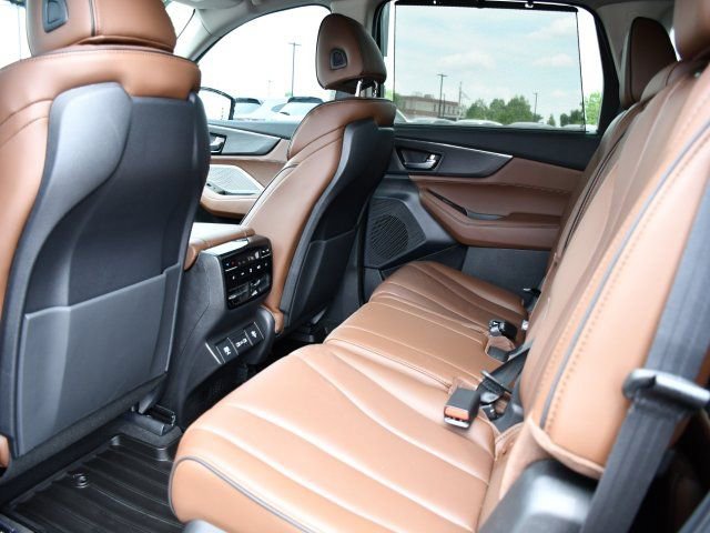 Certified 2024 Acura MDX SH-AWD w/ Advance Package image 16