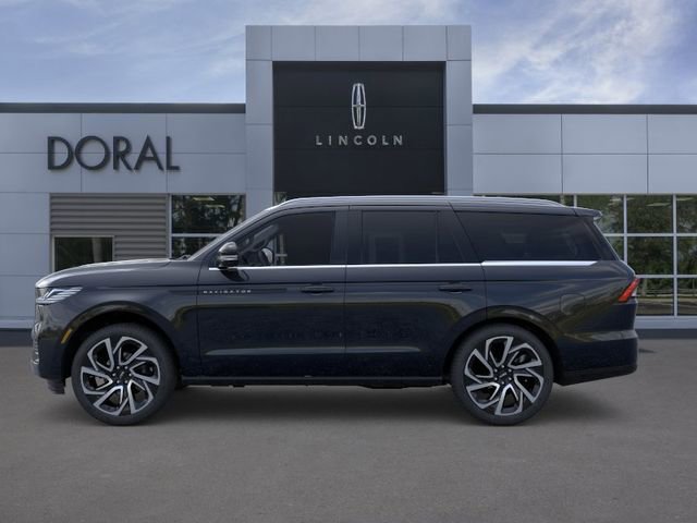 New 2026 Lincoln Navigator Black Label AWD/4WD image 3