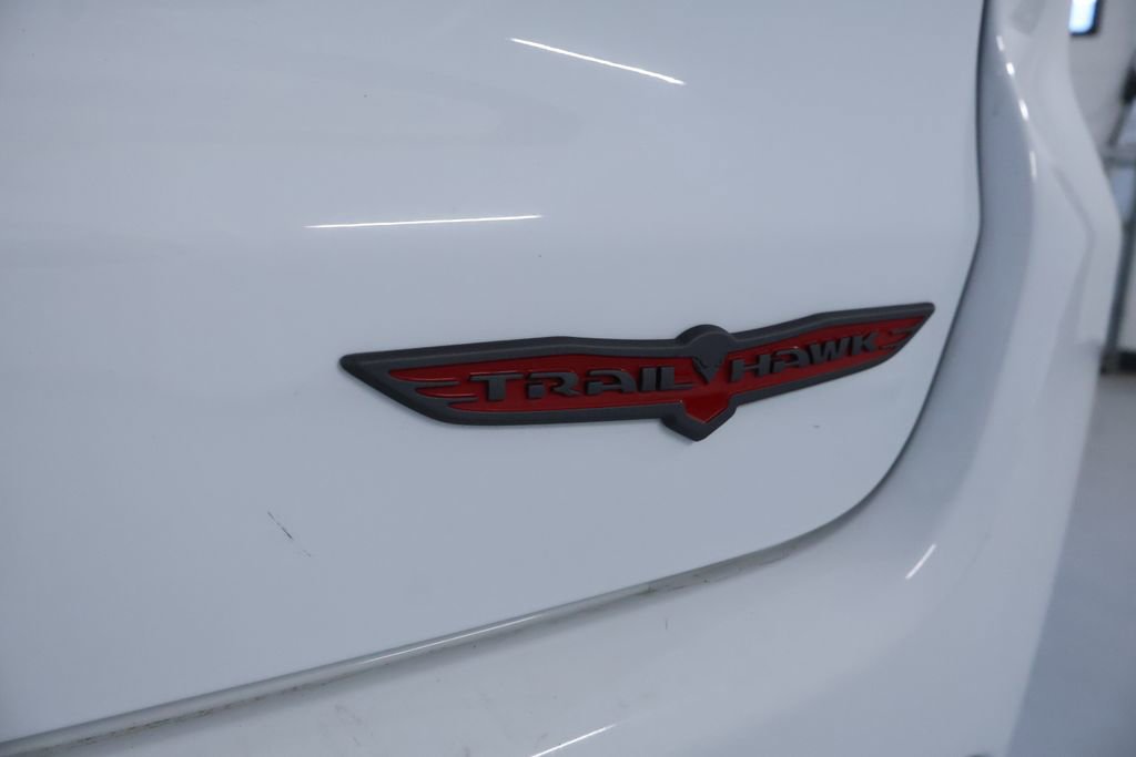 Used 2025 Jeep Compass Trailhawk AWD/4WD image 11