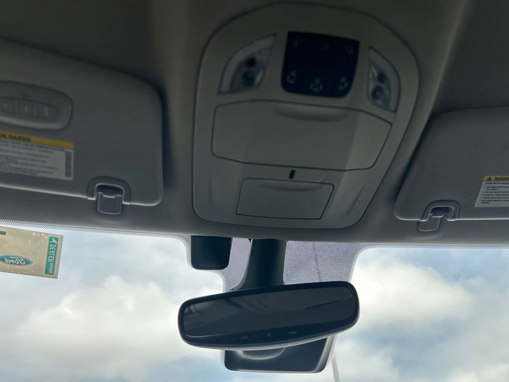 Used 2022 Chrysler Pacifica Touring-L w/ Uconnect Theater Family Group FWD image 28