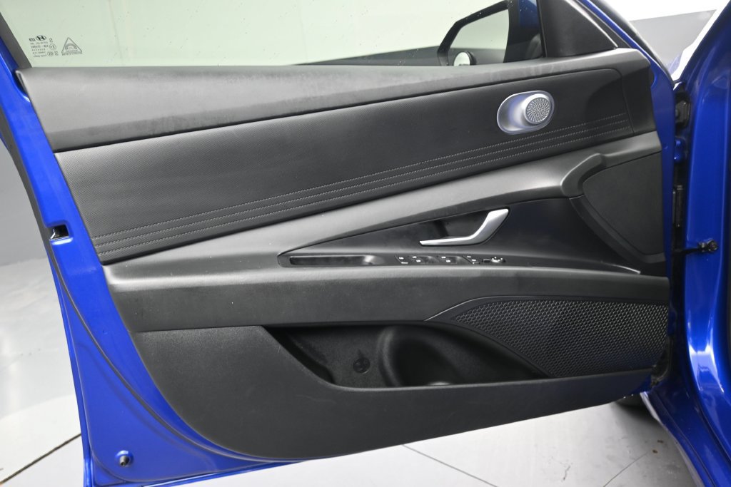 Used 2024 Hyundai Elantra SEL FWD image 11