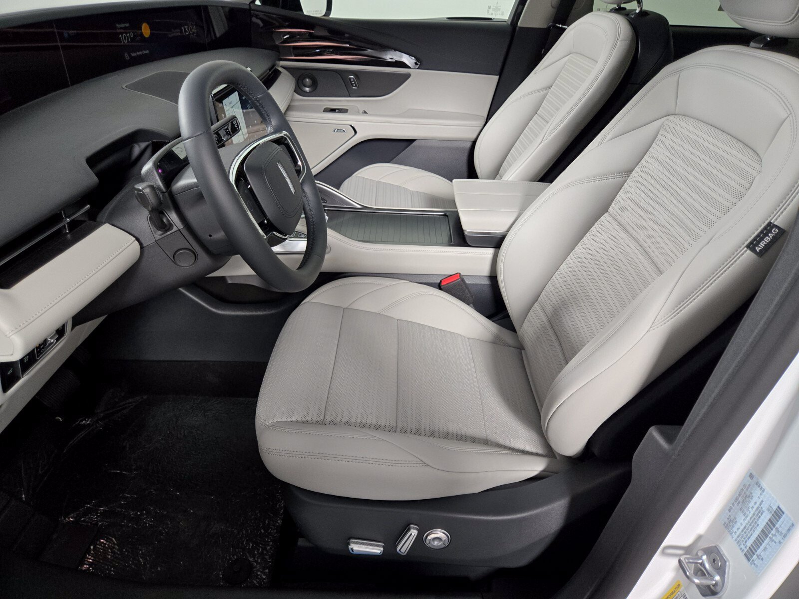 New 2026 Lincoln Nautilus Reserve w/ Jet Appearance Package AWD/4WD image 13