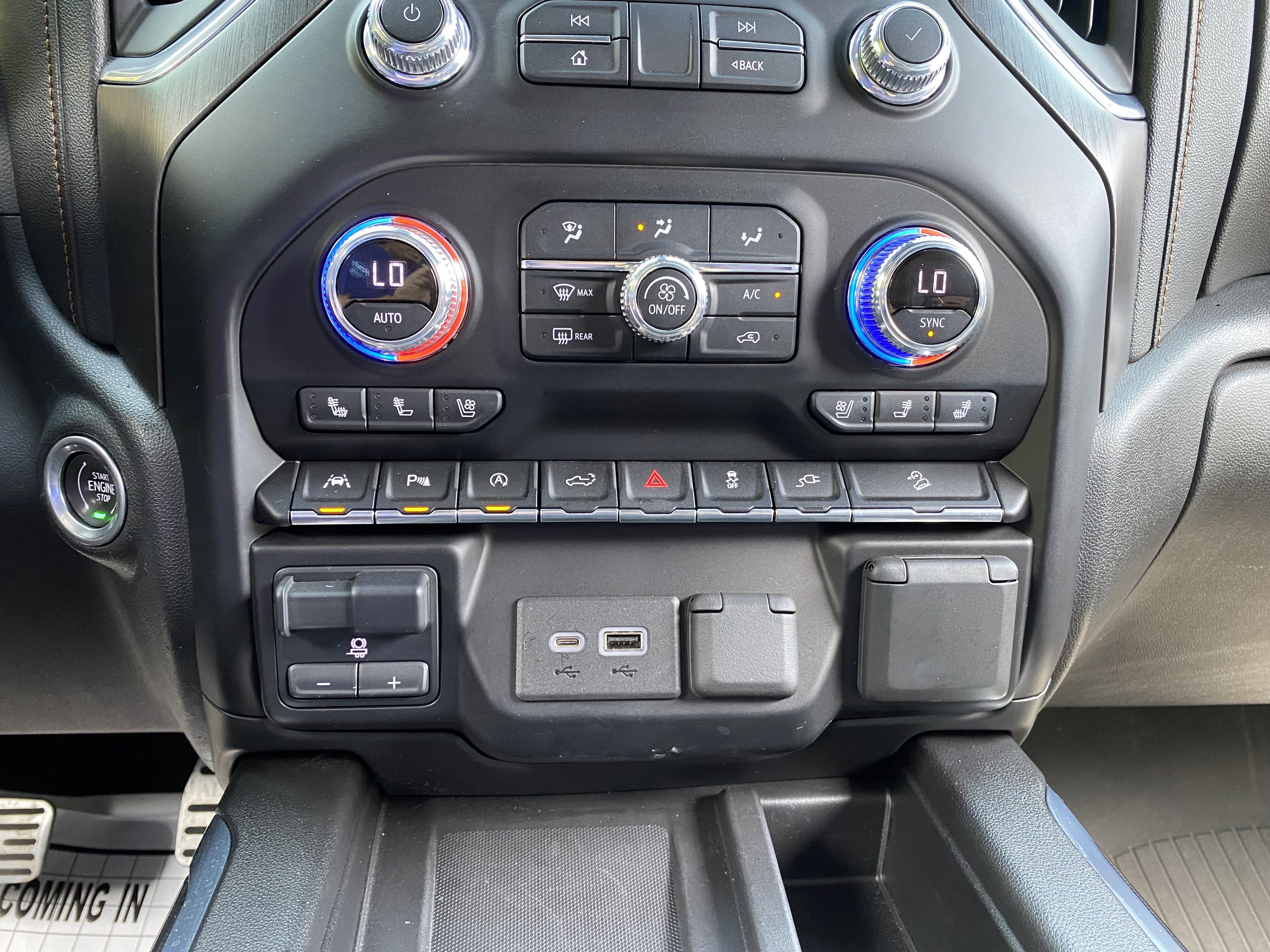 Used 2021 GMC Sierra 1500 AT4 w/ Technology Package image 31