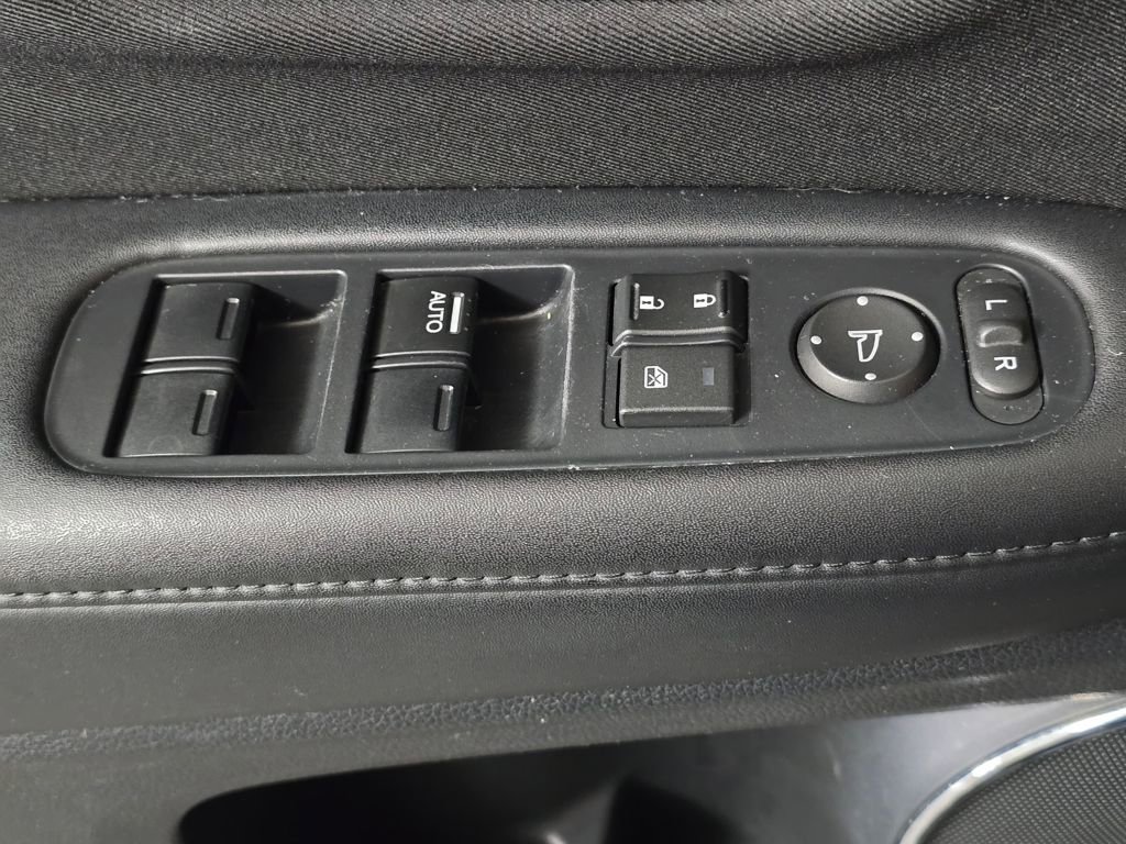 Used 2017 Honda HR-V EX image 12