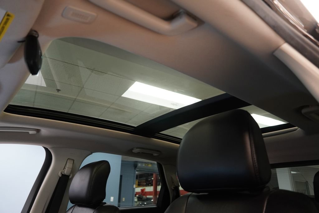 Used 2019 Ford Edge Titanium w/ Cold Weather Package AWD/4WD image 4